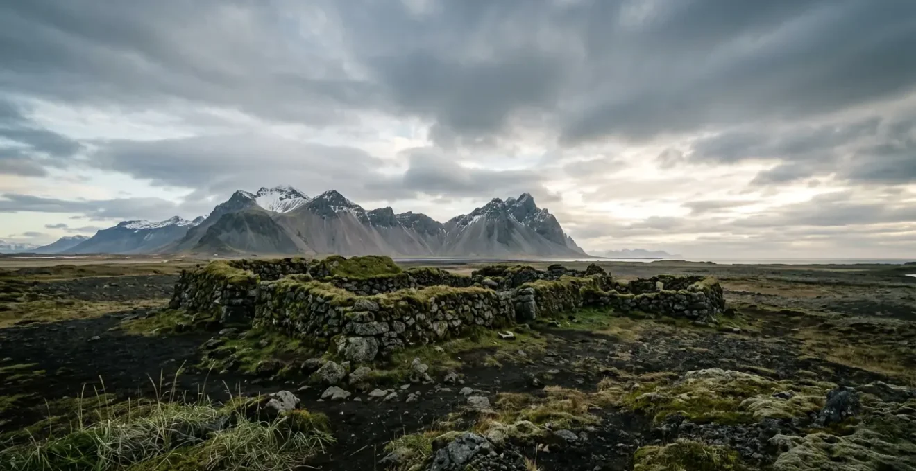 Paysage islandais sauvage avec traces archéologiques vikings